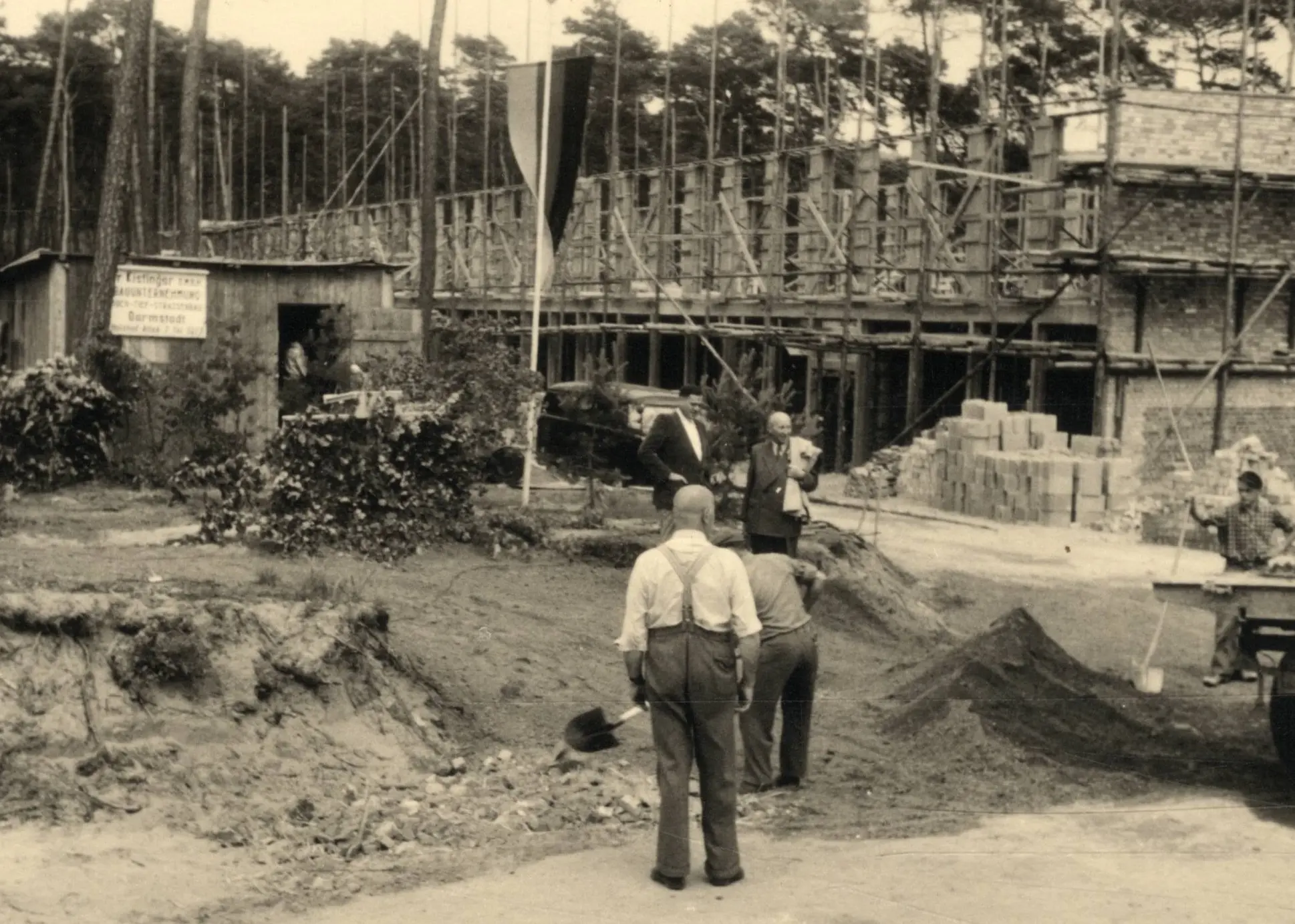 Historische Aufnahme vom Bau des Schuldorfes Bergstraße, Jugenheim 1952