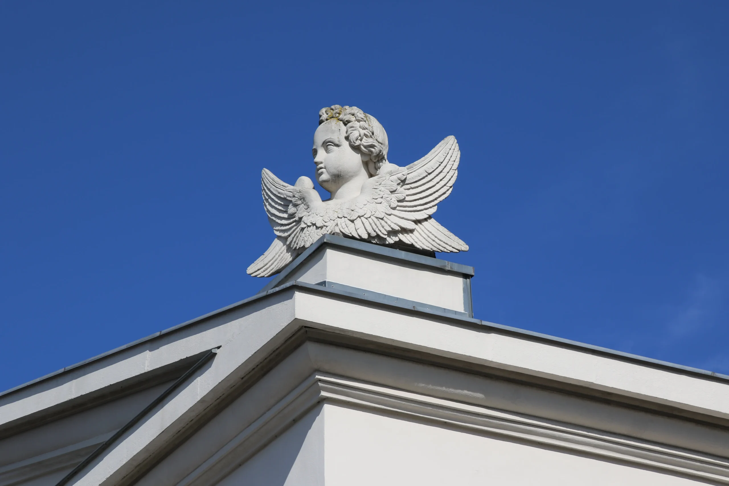 Bild von einer Statue am Frankfurter Hauptfriedhof
