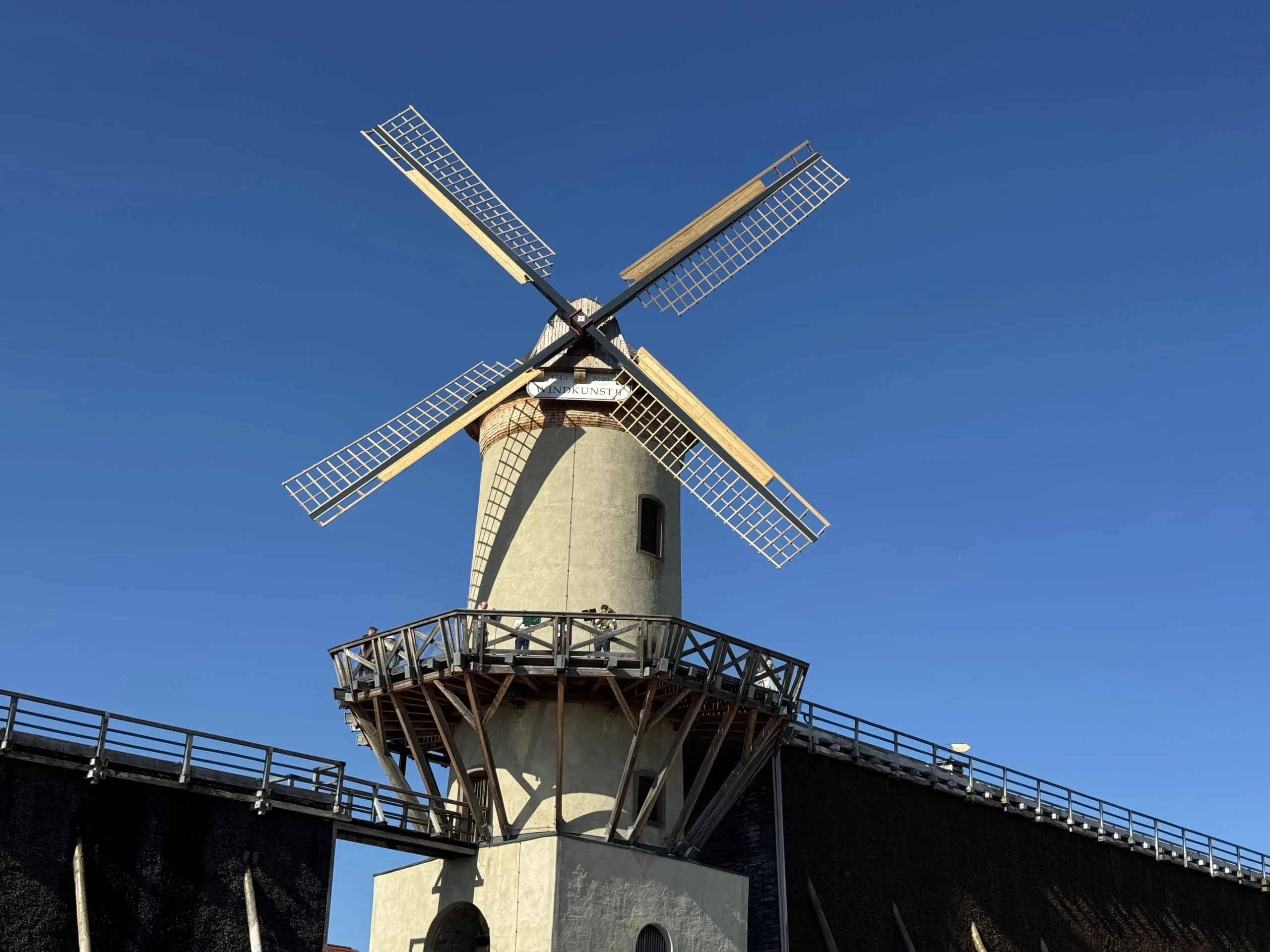 Windmühle mit Flügeln